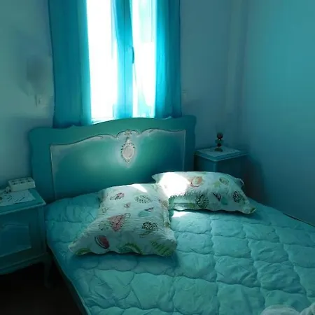 Yacht Front Studio-back Yard - No 6 Apartment *