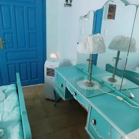 Yacht Front Studio-back Yard - No 6