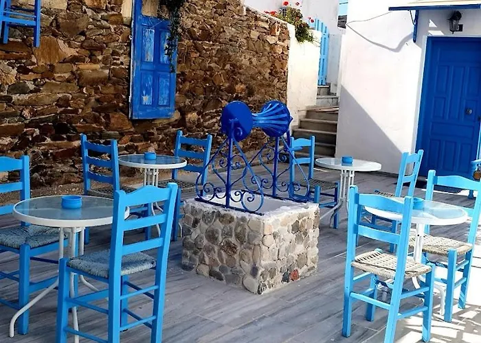 Yacht Front Studio-back Yard - No 6