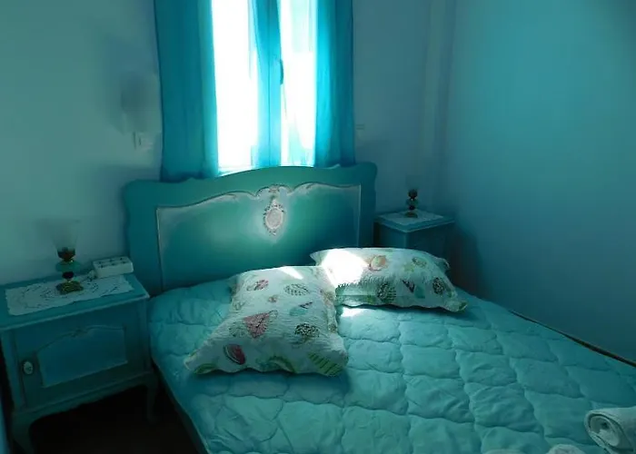 Yacht Front Studio-back Yard - No 6 Apartment *