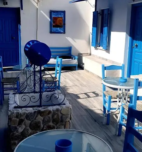 Yacht Front Studio-back Yard - No 6 Apartment Chora